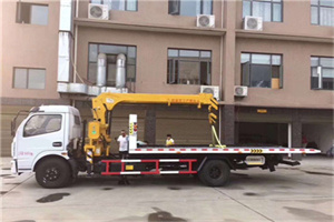 模式口附近汽车轮胎更换